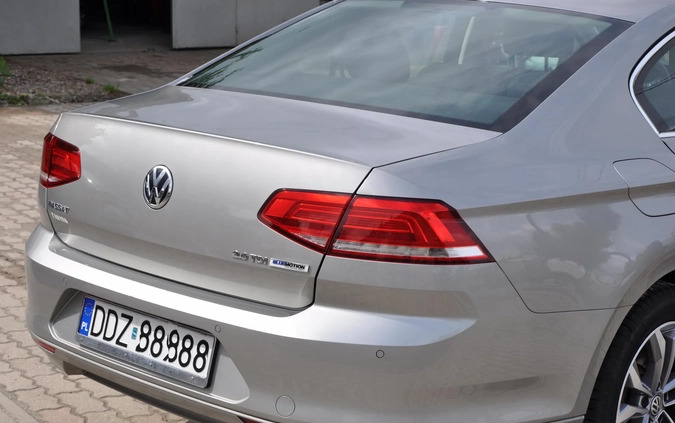 Volkswagen Passat cena 74500 przebieg: 110000, rok produkcji 2016 z Bielawa małe 154